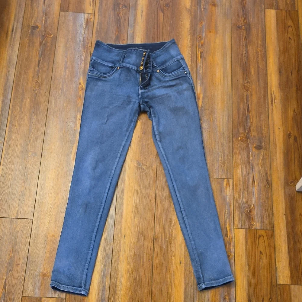 Classic Blue Women's Jeans - Picture 1 of 4
